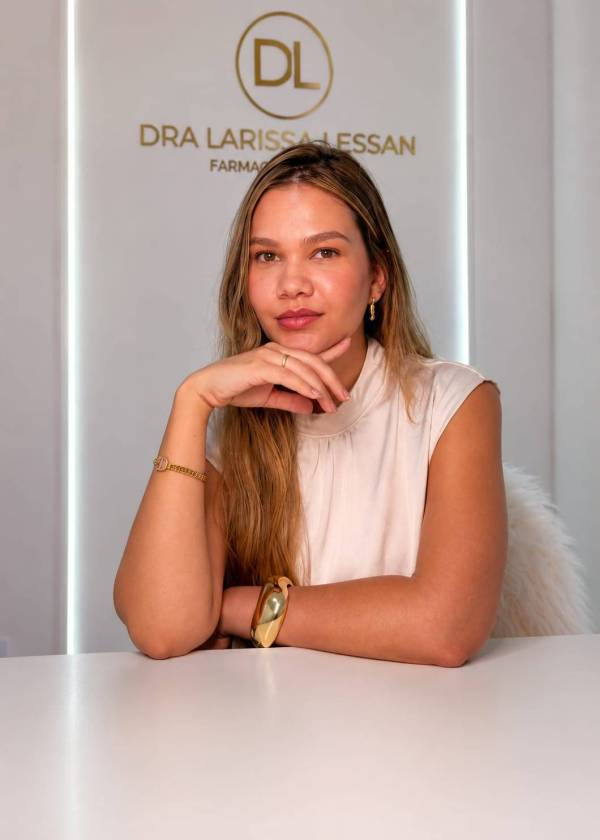  LARISSA PAULA ARAÚJO BRESSAN TITO - ESTETICISTA - CLÍNICA ESTÉTICA 