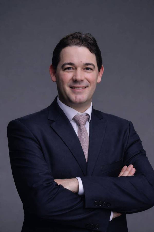 CÉSAR FERREIRA PENNA DE FARIAS - MÉDICOS - ENDOCRINOLOGIA E METABOLOGIA